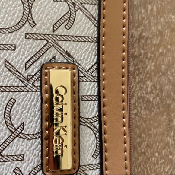 NEW calvin klein wallet pouch - Picture 4 of 4